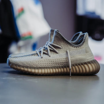 ADIDASI YEEZY SMOKED-GREY ABYZ10